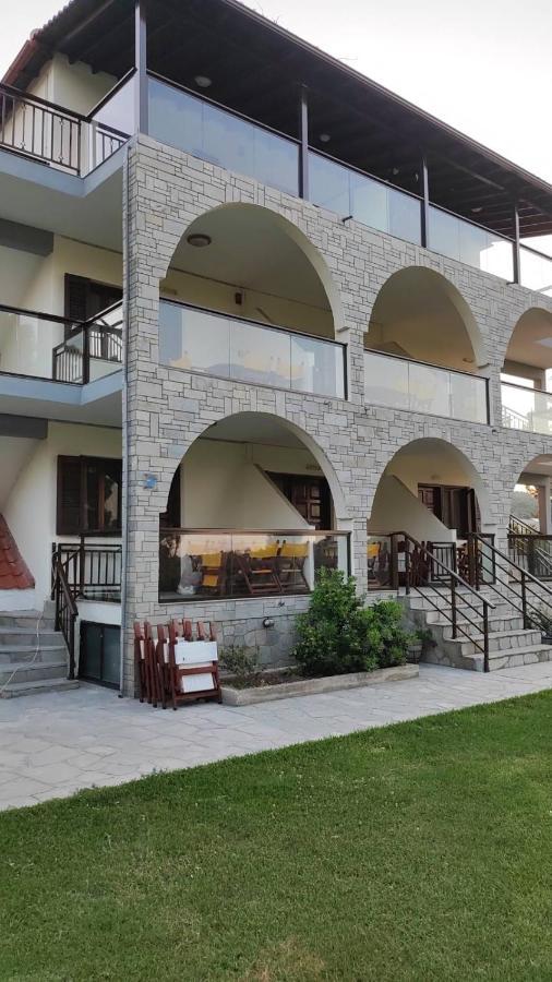 Aegialis Apartments Vourvourou Bagian luar foto