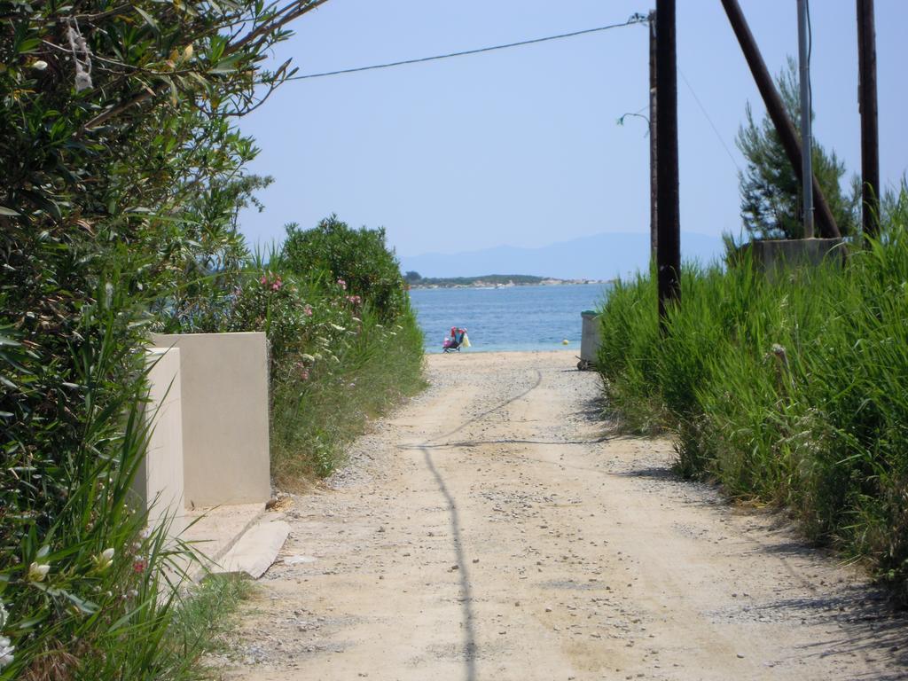 Aegialis Apartments Vourvourou Bagian luar foto