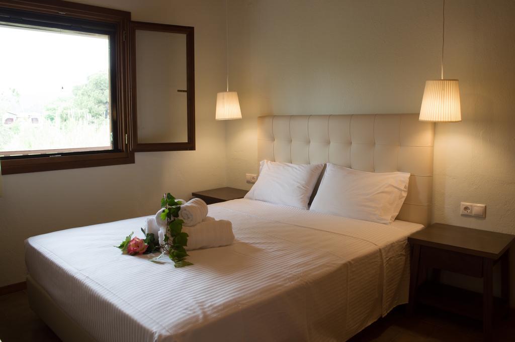 Aegialis Apartments Vourvourou Bagian luar foto