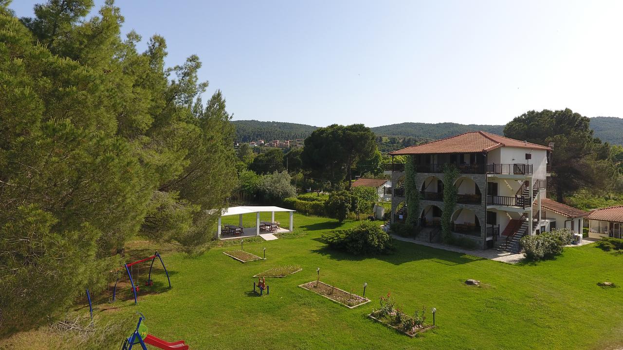 Aegialis Apartments Vourvourou Bagian luar foto