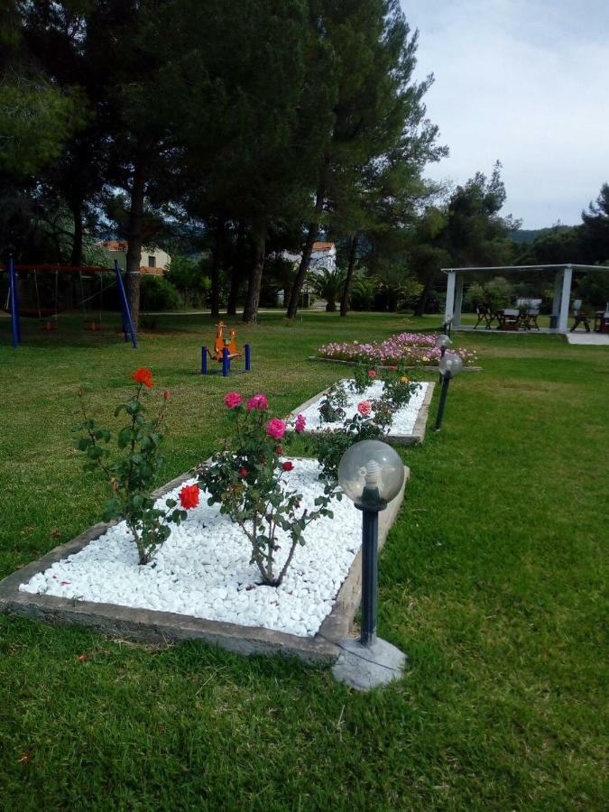 Aegialis Apartments Vourvourou Bagian luar foto